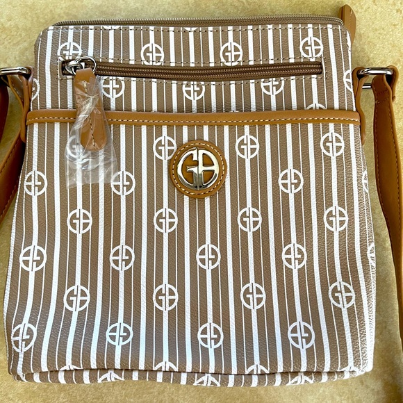 ✨HP✨ NWOT “GIANI BERNINI” TAN/BEIGE CROSSBODY PURSE WITH ADJUSTABLE STRAP - Picture 7 of 9